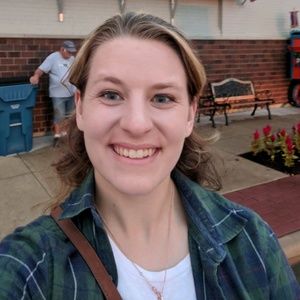 Meet your Posher, Emily